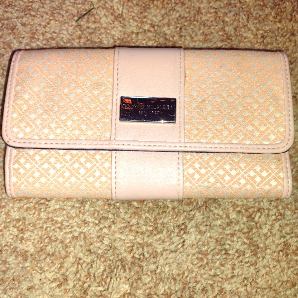 Tommy Hilfiger wallet